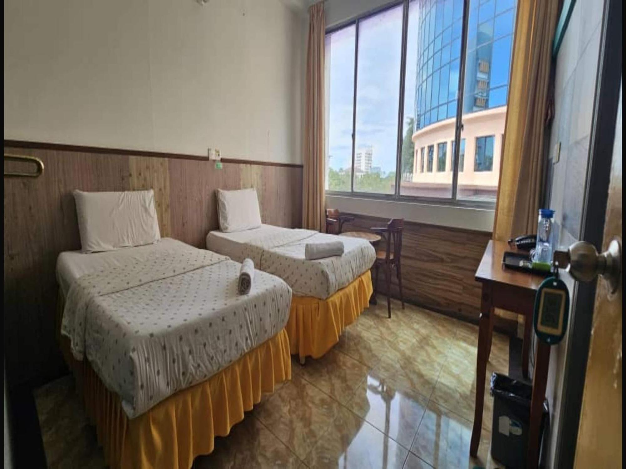 Oyo 90979 Sianglory Inn Kota Kinabalu Buitenkant foto