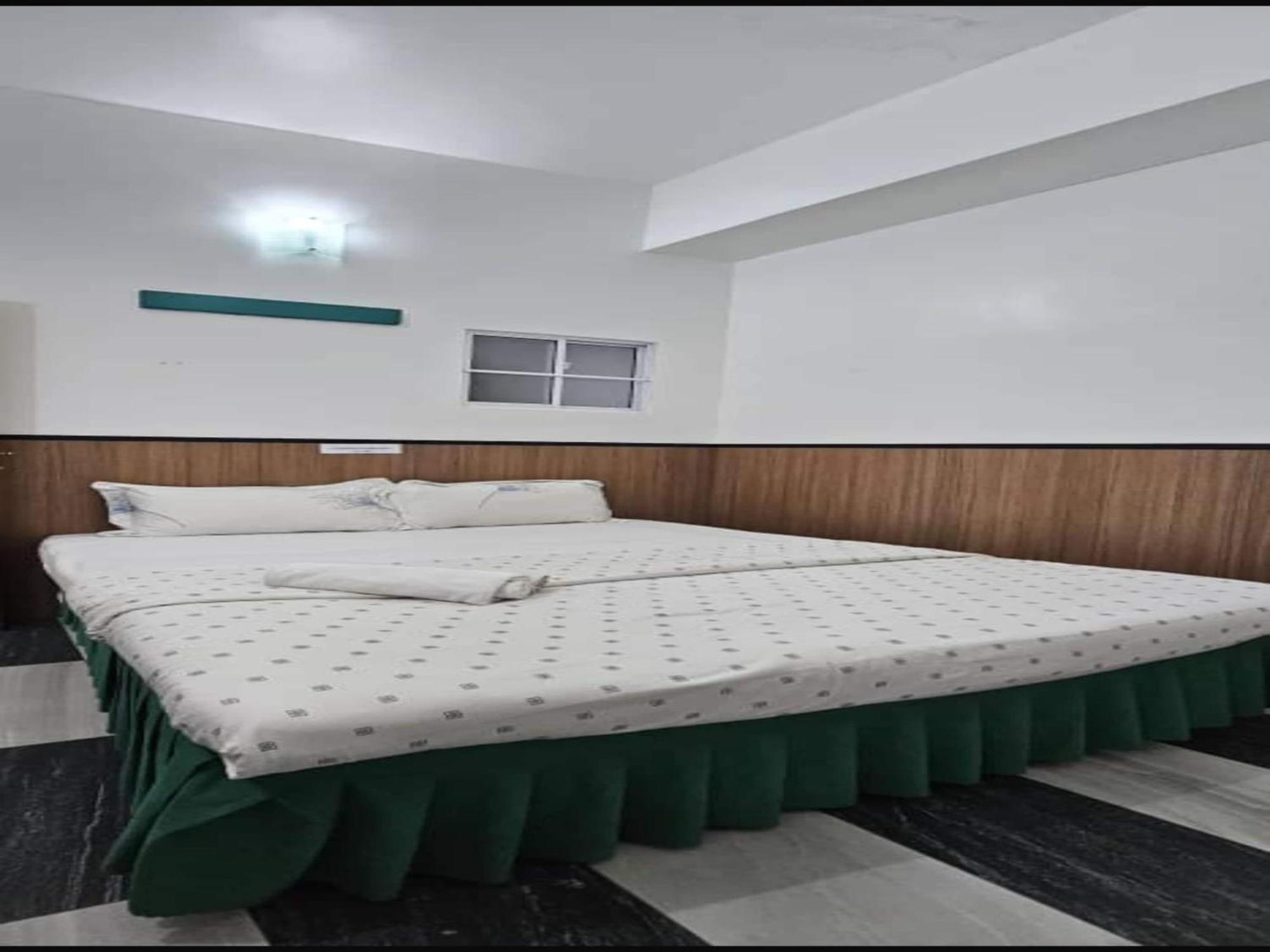 Oyo 90979 Sianglory Inn Kota Kinabalu Buitenkant foto